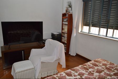 Casa à venda com 337m², 3 quartos e 2 vagasQuarto 1