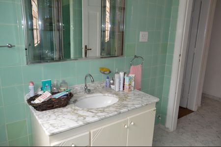 Casa à venda com 337m², 3 quartos e 2 vagasBanheiro