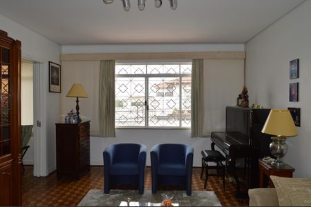 Casa à venda com 337m², 3 quartos e 2 vagasSala