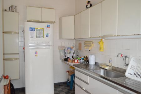 Casa à venda com 337m², 3 quartos e 2 vagasCozinha