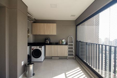 Apartamento à venda com 94m², 2 quartos e 2 vagas Apartamento à venda com 94m², 2 quartos e 2 vagasVaranda