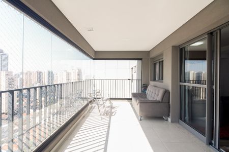 Apartamento à venda com 94m², 2 quartos e 2 vagas Apartamento à venda com 94m², 2 quartos e 2 vagasVaranda