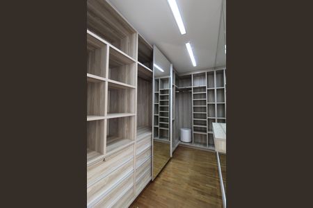 Apartamento à venda com 377m², 3 quartos e 6 vagasCloset da Suíte 3