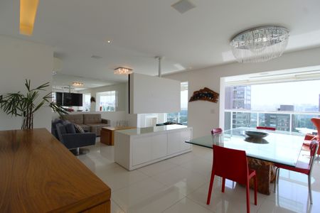 Apartamento à venda com 377m², 3 quartos e 6 vagasSala