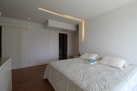 Apartamento à venda com 377m², 3 quartos e 6 vagasQuarto 3 - Suíte