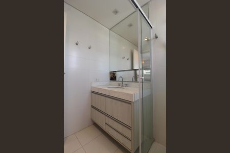 Apartamento à venda com 377m², 3 quartos e 6 vagasBanheiro da Suíte 2