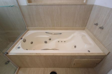 Apartamento à venda com 377m², 3 quartos e 6 vagasBanheiro da Suíte 3