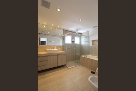 Apartamento à venda com 377m², 3 quartos e 6 vagasBanheiro da Suíte 3