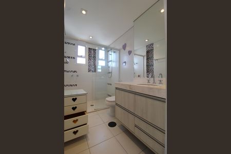 Apartamento à venda com 377m², 3 quartos e 6 vagasBanheiro da Suíte