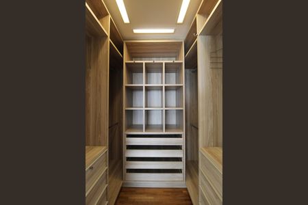 Apartamento à venda com 377m², 3 quartos e 6 vagasCloset da Suíte 3