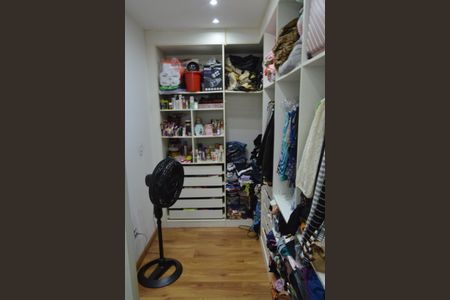 Apartamento para alugar com 140m², 2 quartos e 3 vagas Apartamento para alugar com 140m², 2 quartos e 3 vagasCloset da Suíte