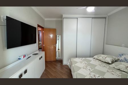 Apartamento à venda com 160m², 3 quartos e 2 vagasSuíte 2