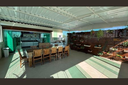 Apartamento à venda com 160m², 3 quartos e 2 vagasCobertura