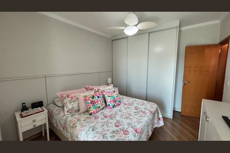 Apartamento à venda com 160m², 3 quartos e 2 vagasSuíte 1