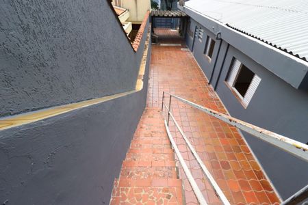 Casa à venda com 150m², 3 quartos e 5 vagasTerraço - Escada