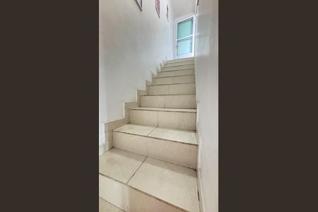 Apartamento à venda com 263m², 2 quartos e 2 vagasEscada