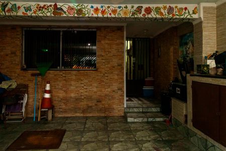 Casa à venda com 223m², 2 quartos e 2 vagasGaragem