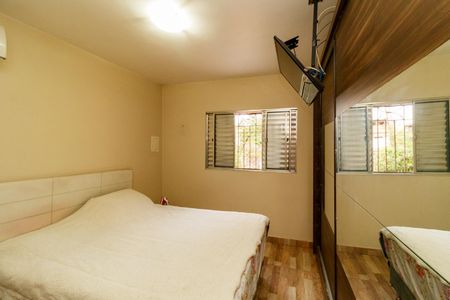 Casa à venda com 223m², 2 quartos e 2 vagasSuíte