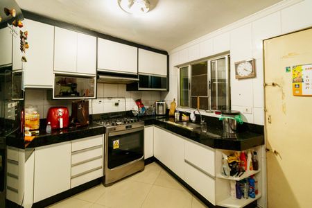 Casa à venda com 223m², 2 quartos e 2 vagasCozinha