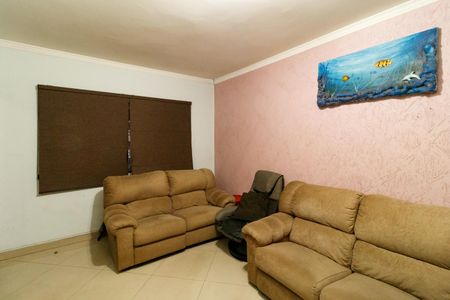 Casa à venda com 223m², 2 quartos e 2 vagasSala