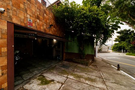 Casa à venda com 223m², 2 quartos e 2 vagasFachada