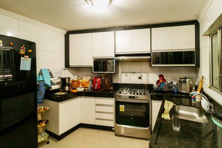 Casa à venda com 223m², 2 quartos e 2 vagasCozinha