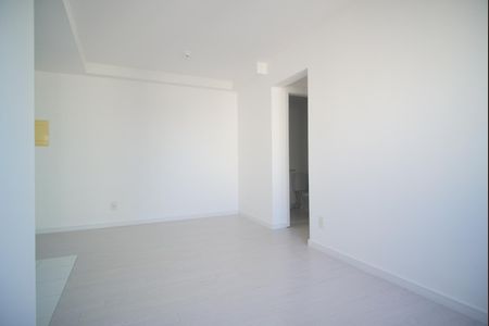 Sala de apartamento para alugar com 3 quartos, 65m² em Humaitá, Porto Alegre