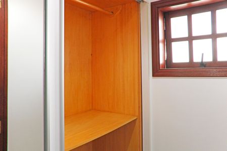 Casa de condomínio para alugar com 399m², 4 quartos e 4 vagasQuarto 2