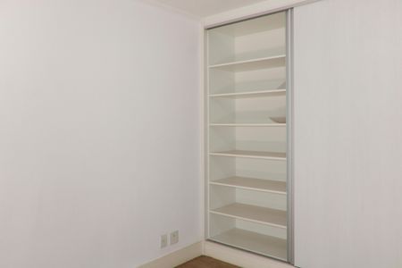Casa de condomínio para alugar com 399m², 4 quartos e 4 vagasQuarto 1