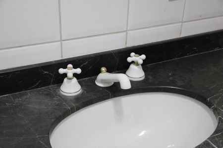 Casa de condomínio para alugar com 399m², 4 quartos e 4 vagasBanheiro