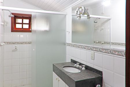 Casa de condomínio para alugar com 399m², 4 quartos e 4 vagasBanheiro