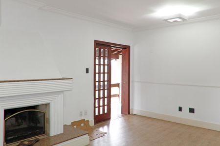 Casa de condomínio para alugar com 399m², 4 quartos e 4 vagasSala