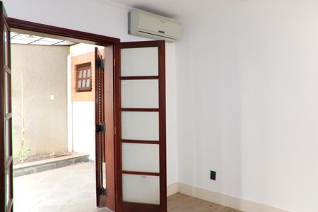 Casa de condomínio para alugar com 399m², 4 quartos e 4 vagasQuarto de Serviço