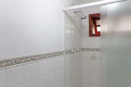 Casa de condomínio para alugar com 399m², 4 quartos e 4 vagasBanheiro