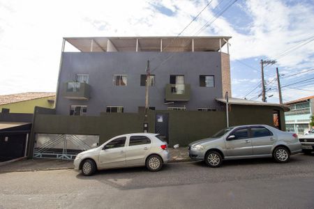 Casa de condomínio para alugar com 70m², 2 quartos e 1 vaga Casa de condomínio para alugar com 70m², 2 quartos e 1 vagaFachada