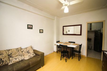 Apartamento à venda com 73m², 2 quartos e sem vagaSala