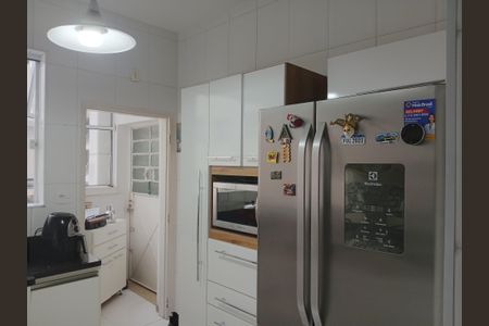 Apartamento à venda com 136m², 3 quartos e 2 vagas Apartamento à venda com 136m², 3 quartos e 2 vagasCozinha