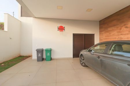 Casa de condomínio à venda com 483m², 3 quartos e 4 vagas Casa de condomínio à venda com 483m², 3 quartos e 4 vagasGaragem