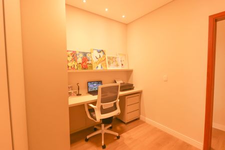 Casa de condomínio à venda com 483m², 3 quartos e 4 vagas Casa de condomínio à venda com 483m², 3 quartos e 4 vagasSuíte 3 Escritório