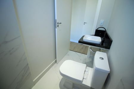 Casa à venda com 196m², 3 quartos e 2 vagas Casa à venda com 196m², 3 quartos e 2 vagasBanheiro Suíte