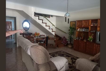 Casa à venda com 128m², 3 quartos e 2 vagas