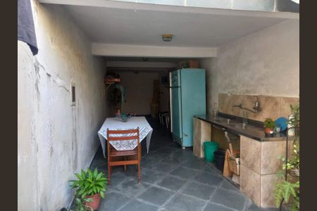 Casa à venda com 128m², 3 quartos e 2 vagas