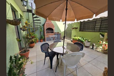 Casa à venda com 240m², 3 quartos e 5 vagas