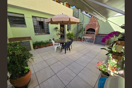 Casa à venda com 240m², 3 quartos e 5 vagas