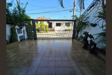 Casa à venda com 240m², 3 quartos e 5 vagas