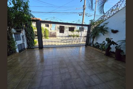 Casa à venda com 240m², 3 quartos e 5 vagas