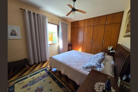 Casa à venda com 240m², 3 quartos e 5 vagas