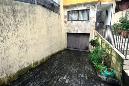 Casa à venda com 150m², 4 quartos e 4 vagas
