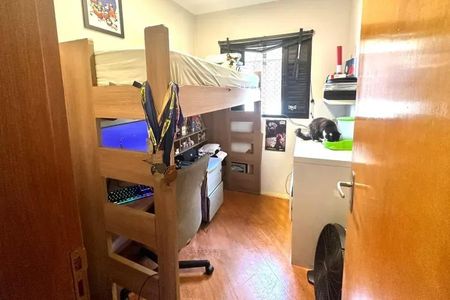 Casa à venda com 150m², 4 quartos e 4 vagas