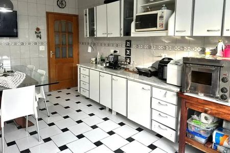 Casa à venda com 150m², 4 quartos e 4 vagas